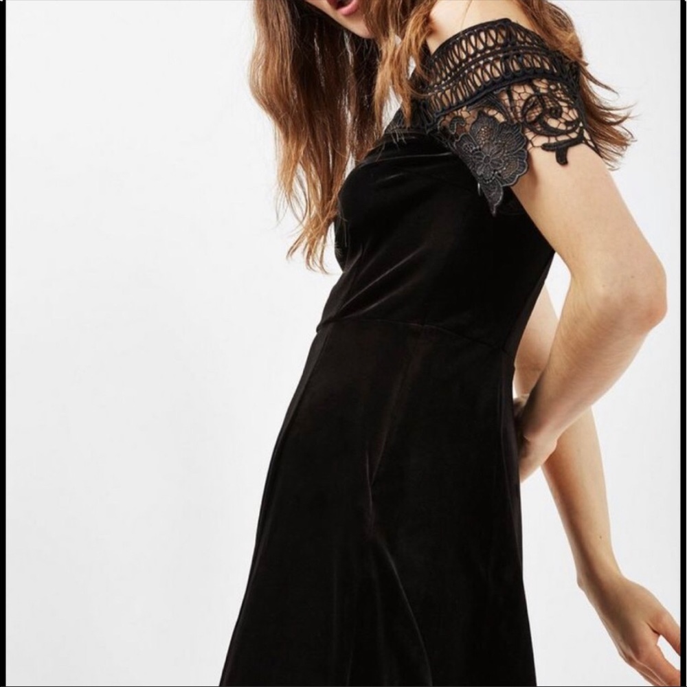 TOPSHOP BLACK VELVET COLD SHOULDER SHORT SLEEVE SKATER DRESS 12